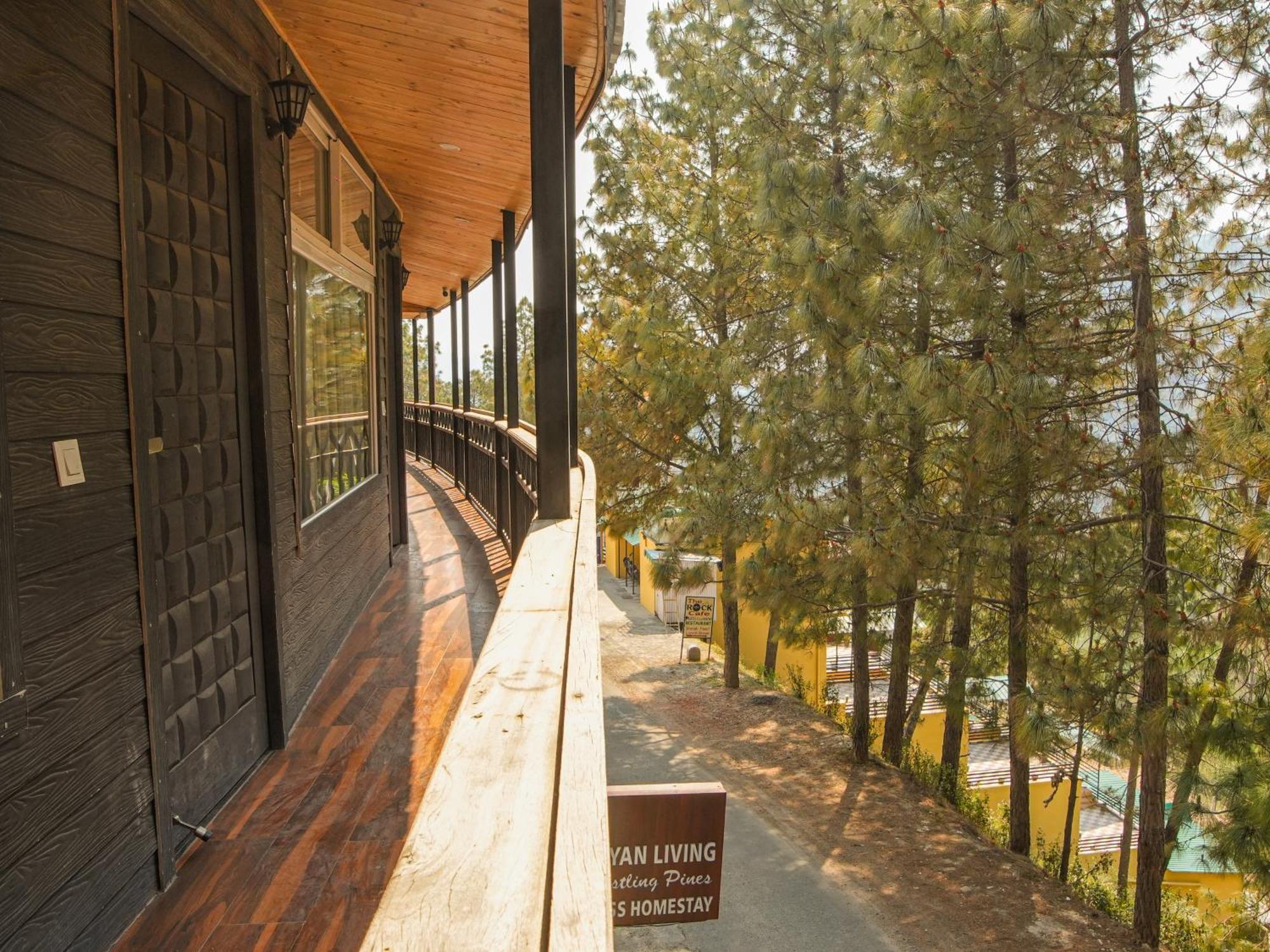 ホテル Thehimalayanliving Whistling Pines マックトシュワー エクステリア 写真