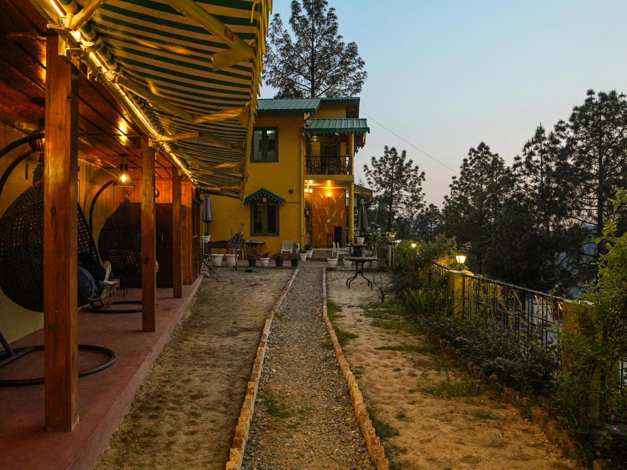 ホテル Thehimalayanliving Whistling Pines マックトシュワー エクステリア 写真