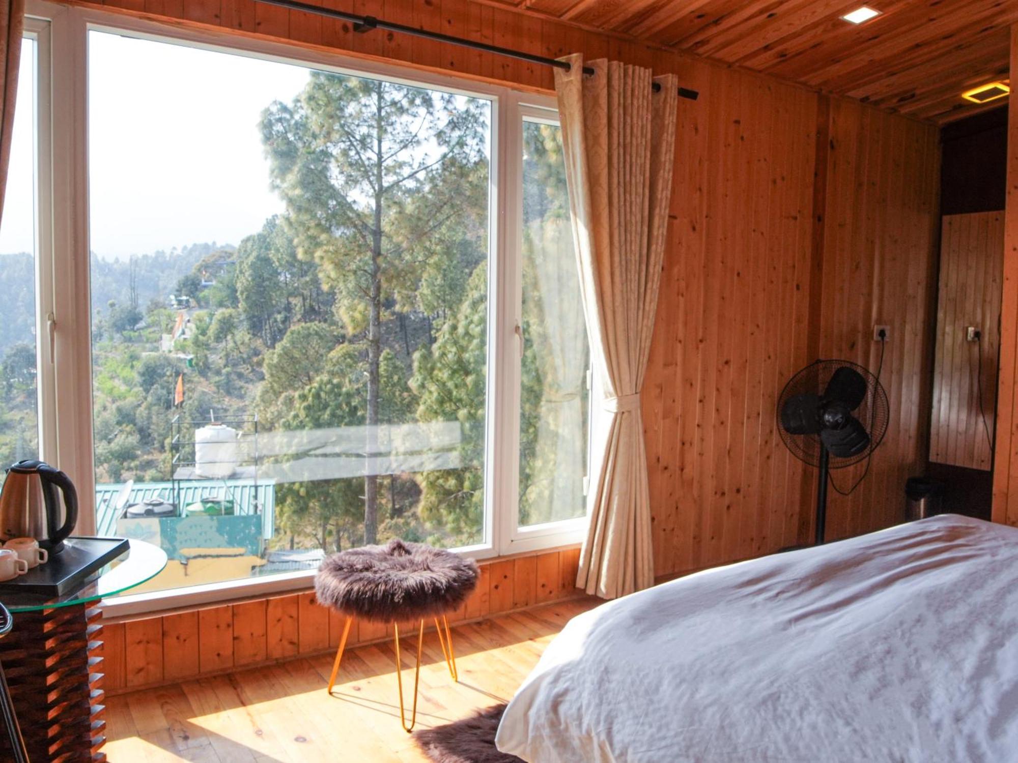 ホテル Thehimalayanliving Whistling Pines マックトシュワー エクステリア 写真